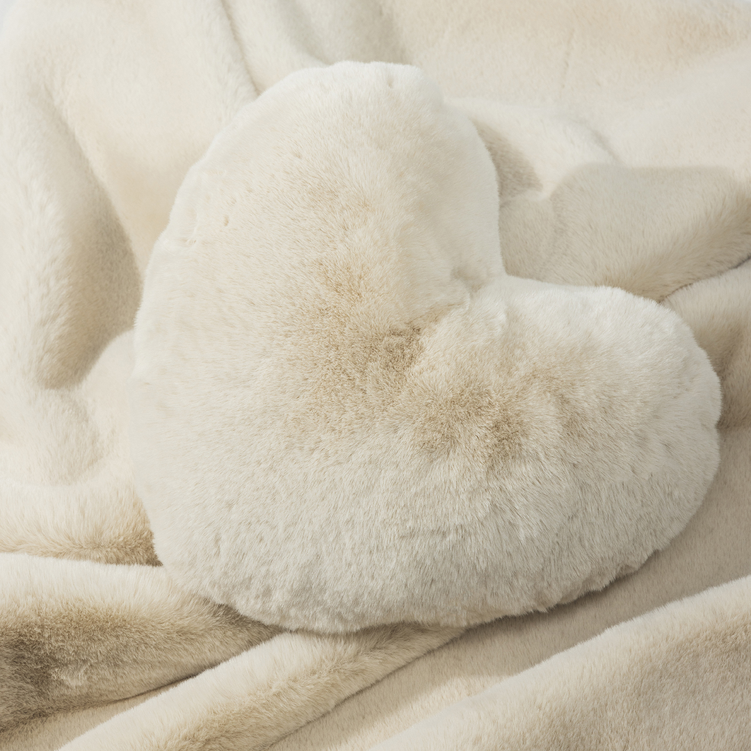 Rivièra Maison Heather Heart Faux Fur Pillow